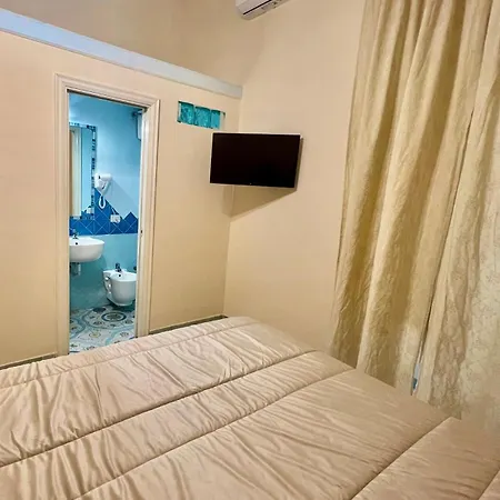 Oda ve Kahvaltı Rosy Napoli