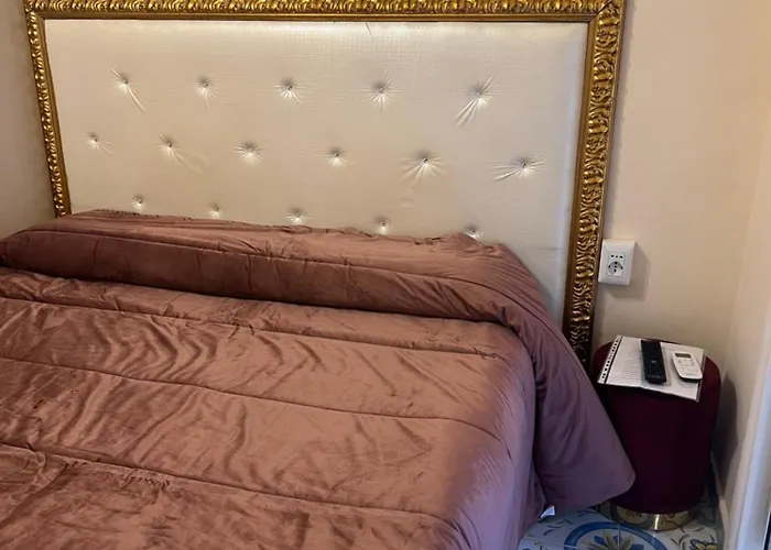 Oda ve Kahvaltı Rosy Napoli